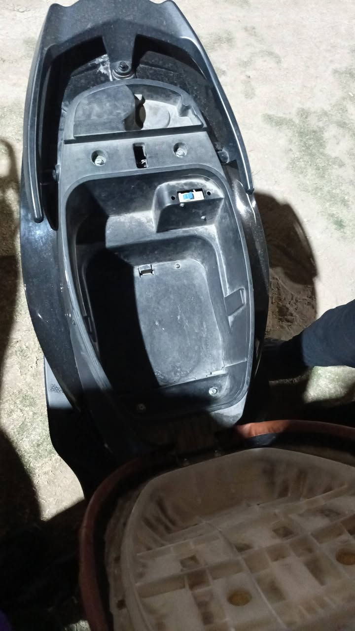 السلام عليكم دراجه شحن ٦بطاريات سرعه ٩٠ نضيفه كلشي مابيها تجي تشوف بعينك كل نقص مابيها اشاير لايتات كلشي شغال مكان البياع ب٦٠٠ ***********
