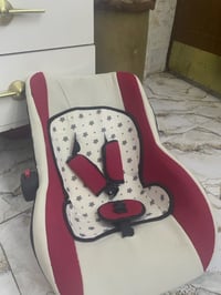 كرسي سياره للطفل من حديث الولاده   مستخدمته كلش قليل ،بس اليده مالته م...