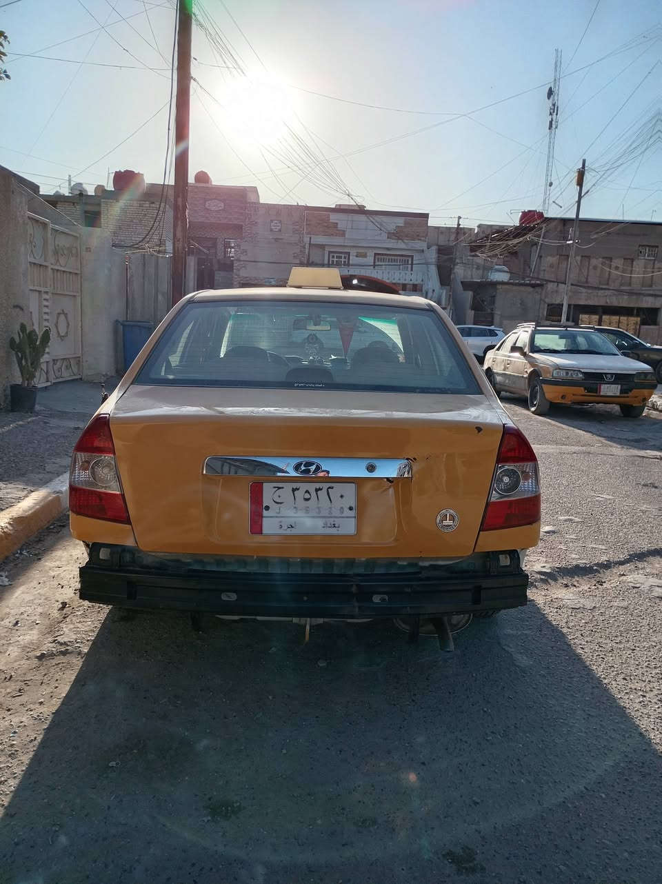 سلام عليكم للبيع هونداي فرنا موديل ٢٠١٤ بيه سياره معيوده بيه باب واحد تبديل وبيه بارد بل صندوك مكينه بيه خيط تبخير مكينه ناعمه بدون صوت تخم تاير جديد صدر امامي خلفي جديد تبريد تتدفه شغال دوشمه كامله جديده سياره بسمي تحويل ثاني يوم مكان سياره شهداء البياع  ( علما سياره بدون غراض ) 
سعر ٧٢ وبيه مجال 
رقم الهاتف/***********
رقم الهاتف/***********
