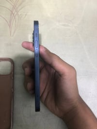 آيفون ١٢ • ١٢٨ • ايكلود مقفول
