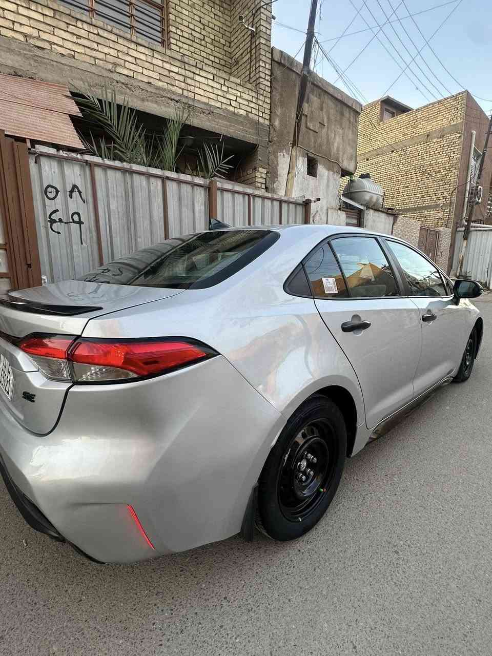 من رخصت الادمن
سلام عليكم كورلا 2022 ياباني اصلي .. وارد أمريكي حادثها بنيد امبدل  وجاملغات الماميه بيهن بارد بدون دواخل  صور الحادث مرفق بل منشور .. 
كير ومكينه خير من الله ما مفتوحات .. تبريد ثلج  .. ماشيه 89 الف ميل
فئه SE موصفاته معروفه
راداد توقف
اوتو هولد 
فول تحكم ستيرن 
شفتات بالستيرن 
هاند بريك كهربائي 
شاشة ابل كار + كامرة 
لد امامي مع زنون بلادي 
شاشة اعطال .. 
رقم بغداد بسمي تحويل مباشر .. السعر 135 وبيها مجال .. مكاني بغداد منطقه الحبيبيه .. ***********
