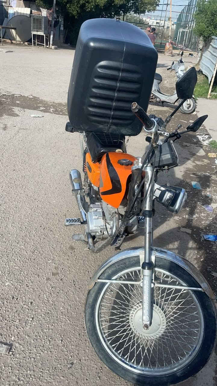 السلام عليكم دراجه أيراني 4 كير موديل 2022 كلجات جديده بنزات جديده دواسات جديده اشاير لد اصلي جديده ضفيره جديده باتري جديد دراجه قويه و نضيفه - السعر 350 -مكاني بغداد الدورة منطقه الكفاءات 
للاتصال 
‭+٩٦٤ ٧٧٢ ٥٥٧ ٥٠٤٥‬


**إذا كنت صاحب هذا الإعلان وتريد حذفه لأي سبب، رجاءا أرسل رسالة إلى الدعم الفني**