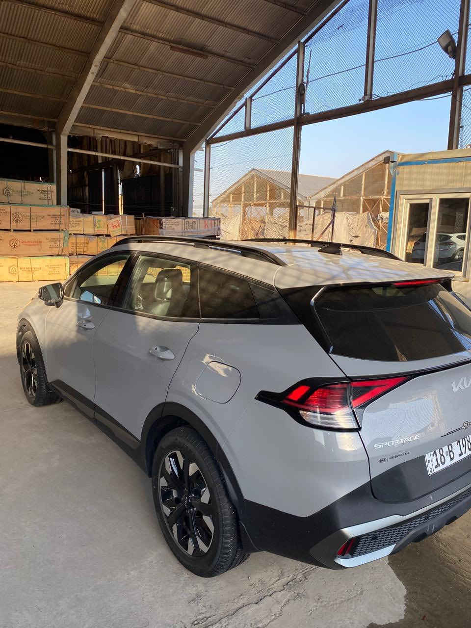 السلام عليكم 
كيا سبورتج 2023 امريكي  فول مواصفات X Line بصمة تشغيل عن بعد سقف بانوراما جنطة كهرباء محرك 2500 دفع رباعي فور ويل داخل جلد اسود كشنات كهرباء تدفئة رادار امامي وجانبي نقطة عمياء حساس اصطفاف شاشة لمس كامرا مود درايف شحن لاسلكي هندبريك كهرباء تبريد قطعتين ( وارد امريكي حادثها موضح باصور) رقم بابل ماشيه 44.6 الف
السعر 20500$ 
للتواصل ***********
