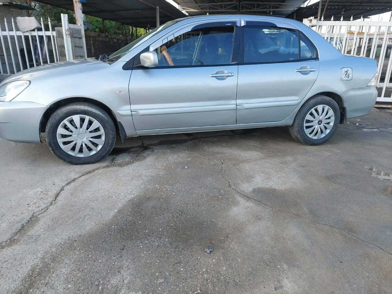 لانسر للبيع موديل 2008 الرقم ديالى محمزمه حزام جماليه فقط بدون ضربه الكير والمحرك جدد السعر 63 وبيها مجال العنوان ديالى الأسود ***********
