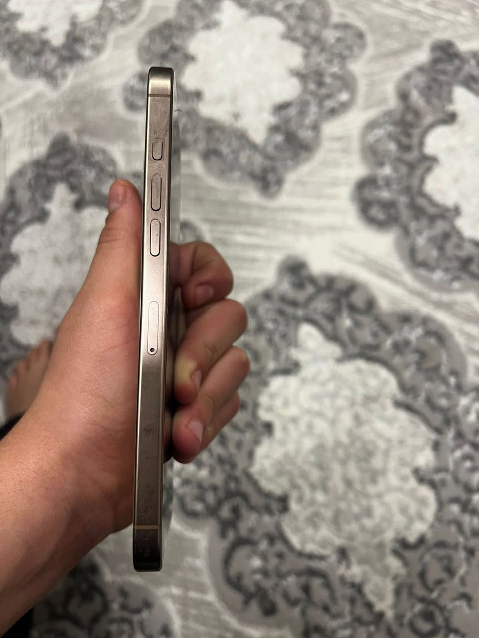 السلام عليكم للبيع
ايفون 16 برو ماكس 
ذاكرة 256 
ماستر عربي 
بطارية 94 314 دورة 
كفالة عامة الجهاز ما بي اي خلل 
كلة شغال الجهاز 
نضافة 100/100 
شخط ما بي 
الجهاز بعدة بل ضمان
بدون ملحقات فقط الجهاز 
تك شريحة 
مكاني بغداد 
رقم ***********
