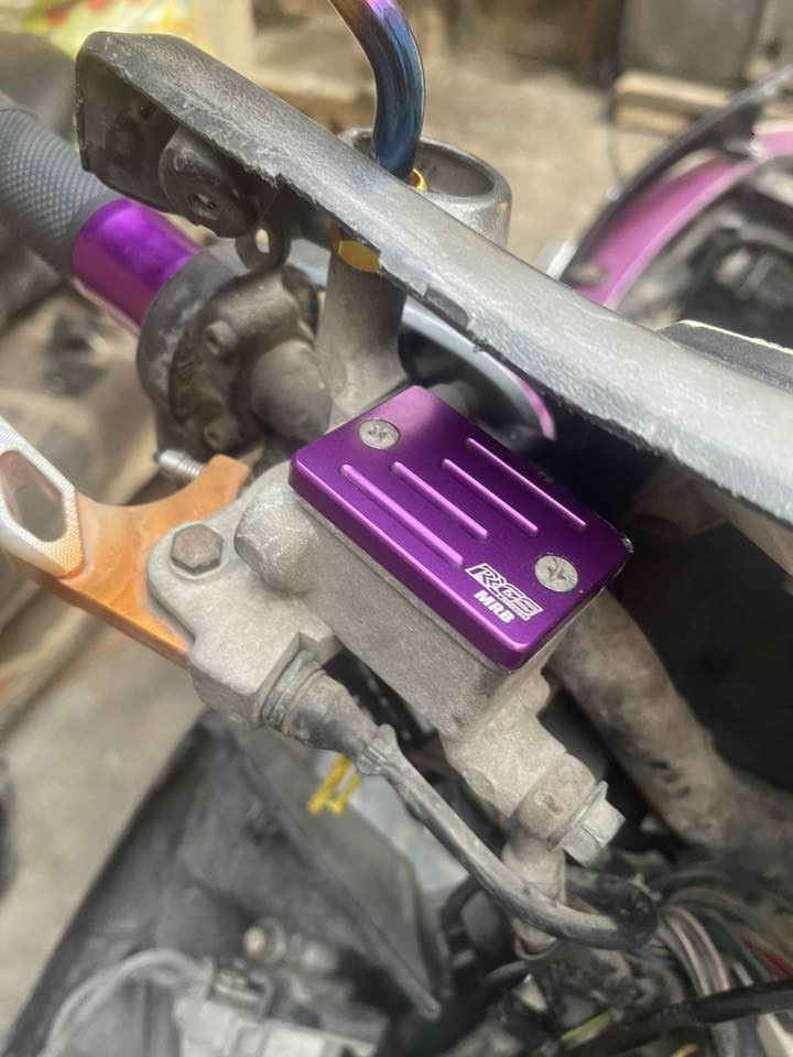 سلام عليكم سكنس فحل نوزل طلاع للبيع مجفتةً بلادي عليها تزويد خارجي وبيها هواي نواعم نكرة سلف بكل وكت تفحص وين ما يعجبك الدراجة عوزها ترتيبات سعر600وبيها مجال تفاصيل اكثر ***********
