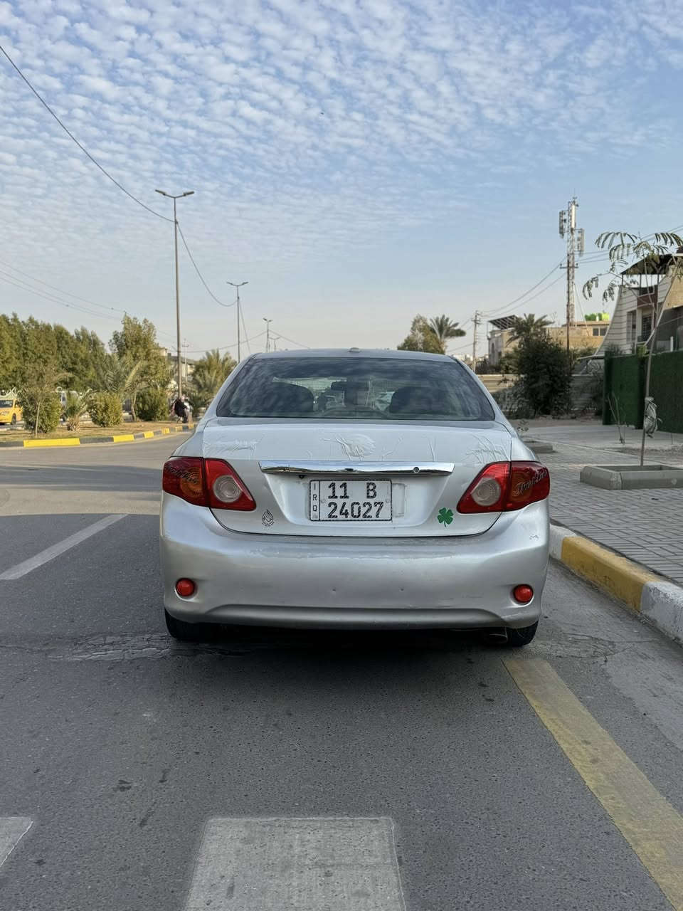 سلام عليكم كورلا 2009 امريكي مكينه 1800 دوش حادثها جاملغ خلفي بيها 5 صبغ ابيع حزام بدون دواخل كفاله لغد وشاصي وتكم وحوض بدون ايرباك مابيها اي شي نقص السياره جاهزه من كلشي تخم تاير جديد تبريد ثلج منضومه زنون تدفئه رقم بغداد بسمي الرقم الجديد هزه جديده سنويه 2028 
السعر 98 وبيها مجال مكاني بغداد البياع المواصلات 
رقمي ***********
واتساب ***********
