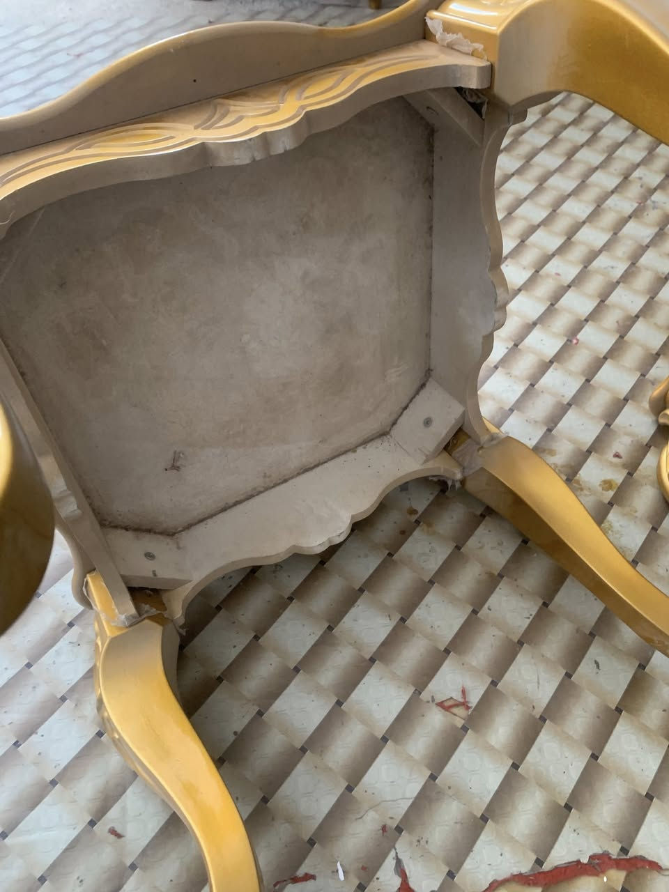 غراض للبيع
جرباية حديد طابقين 

طبلات خشب سيت كامل 

العنوان: بغداد العبيدي
للاستفسار: ***********
