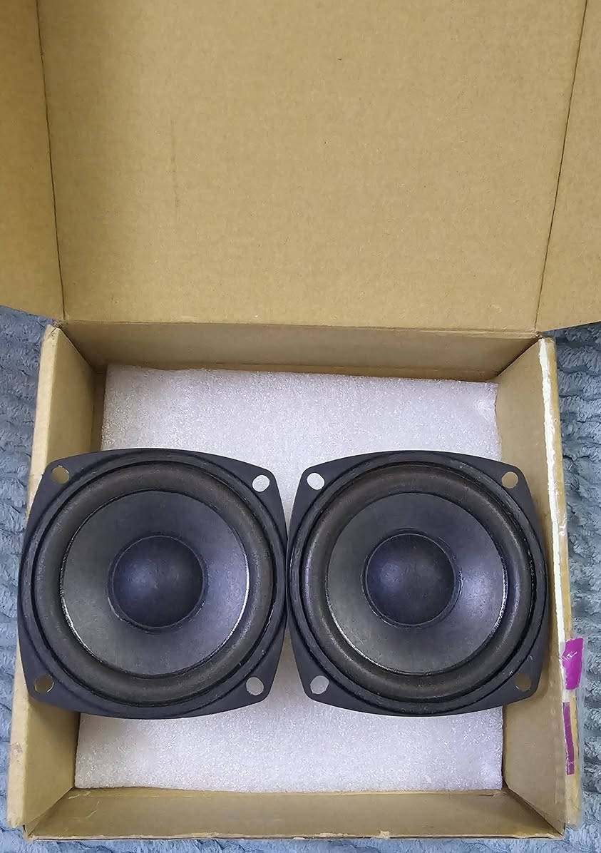 3 انج 8 اوم 12 واط.


**إذا كنت صاحب هذا الإعلان وتريد حذفه لأي سبب، رجاءا أرسل رسالة إلى الدعم الفني**