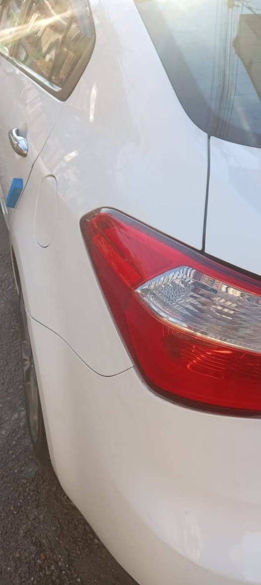 السلام عليكم سيراتو موديل ١٤ مكفوله من الصبغ فقط بارد بل جاملغ الايمن على كد شبرتاير كوري قبل شهر انشد باتري جديد السياره على الابلاد برغي ماملعوب رقم بغداد  السعر ١١،٥٠٠ *********** ابوعبدالله مكلف بل نشر
