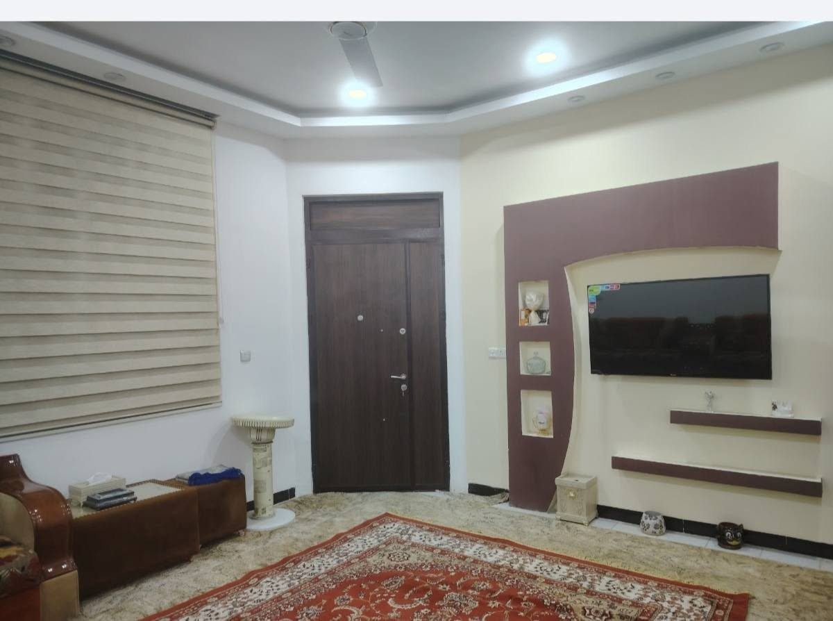 السلام عليكم بيت للبيع في منطقه الغزاليه الهياكل قرب شارع الخدمي مساحه البيت 150مترالوجهيه 10نزال 15يحتوي البيت علئ مشتملين عدد 2 الاتصال والاستفسارعلئ رقم
 *********** علئ شريحه 
*********** وتساب 
علما ان البيت بناء 2023
