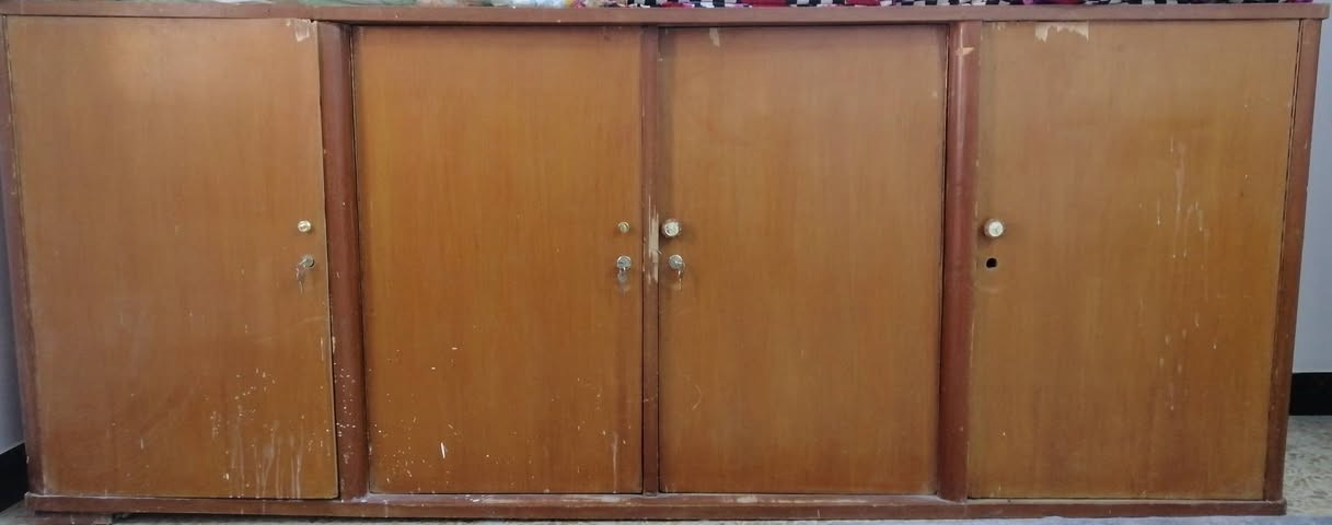 سلام عليكم غرفه للبيع
سعر 350 مع البوفيا ***********
