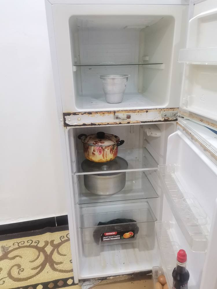 ثلاجه شغاله تجميد فول على فحص سعر 160 وبيها مجال تفاصيل اكثرتصل على رقم ***********
