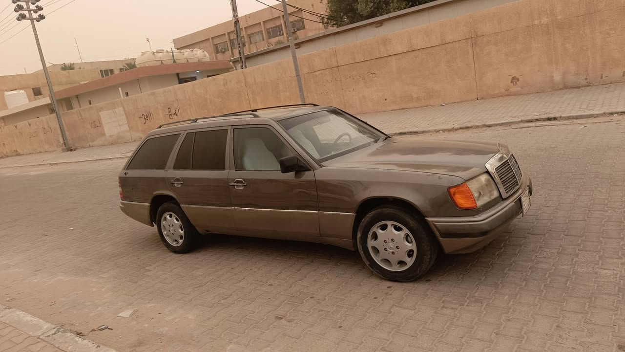 مرسيدس موديل 1992 رقم بغداد سياره مكينه بلاد كير تخم تأير حداديه جديده سياره أحله من بل صوره مكفوله من ضربه سعر 51 بيه مجال العنوان نجف ‏‪***********‬‏
