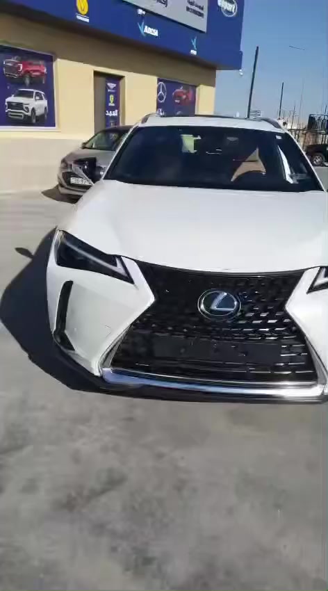 السلام عليكم ..
ترهم للشهداء لان كمركها غالي وترهم حره 
لكزز  UX 250 هايبرد موديل 2024
لون ابيض وداخل خمري مميز جدا واعلى فئه
السياره بالحره / الاردن ومصلح درجه ممتازه ومكفوله من اي صبغ او شاصي او لغد وكير ومحرك او تصليح سابق 
ضرر السيارة بسيط جدا كما موضح بالصور ورقم الشاصي 
السعر بالحره مصلح جاهز ١٧٨ ورقه 
السعر كامل في بغداد ومرقم اربيل ٢١٧ ورقه 
 ***********
