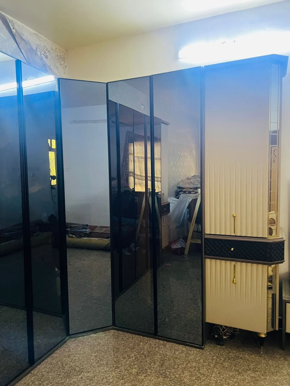 غرفة نوم جديدة استخدام قليل المكان بغداد/الغزالية للاستفسار الاتصال
***********

***********السعر مليون 750 وبيها مجال
