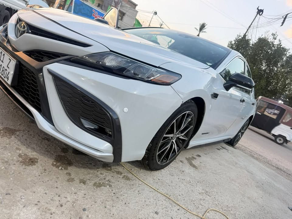 السلام عليكم 

كامري 2023 SE فور ويل  أمريكي فول مواصفات لون سموك بانزين فقط 

فتحة بصمة تشغيل عن بعد رادار امامي 

وجانبي حساسات خلفي امامي كشنات تدفئة

شفتات داخل اسود تخم تاير جديد ماشية 25 ميل كير مكينة مكفولات رقم بغداد تحويل مباشر الحادث مثل ماموضح بالصورة وبيها كلير بالقمارة من أمريكا فقط 

السعر 180 وبيها مجال 

مكاني بغداد البلديات 

***********
