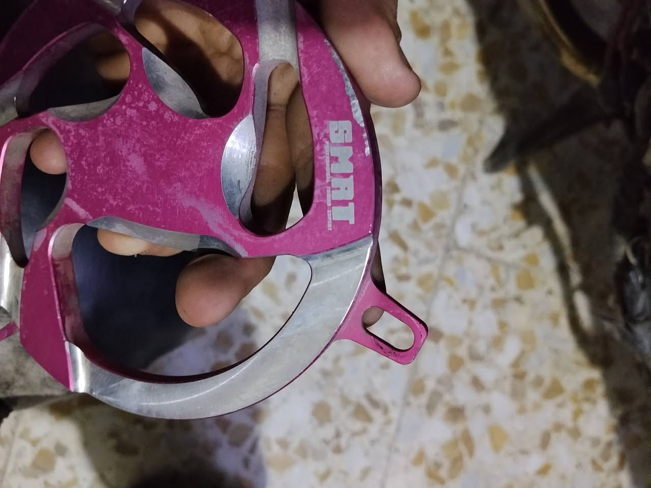 سلام عليكم قبخ فلاوين سمارت مال سكنس اصلي تفصيخ رايده ب35 وبي مجال*********** بغداد أو مراوس بتاير خلفي مال سكنس
