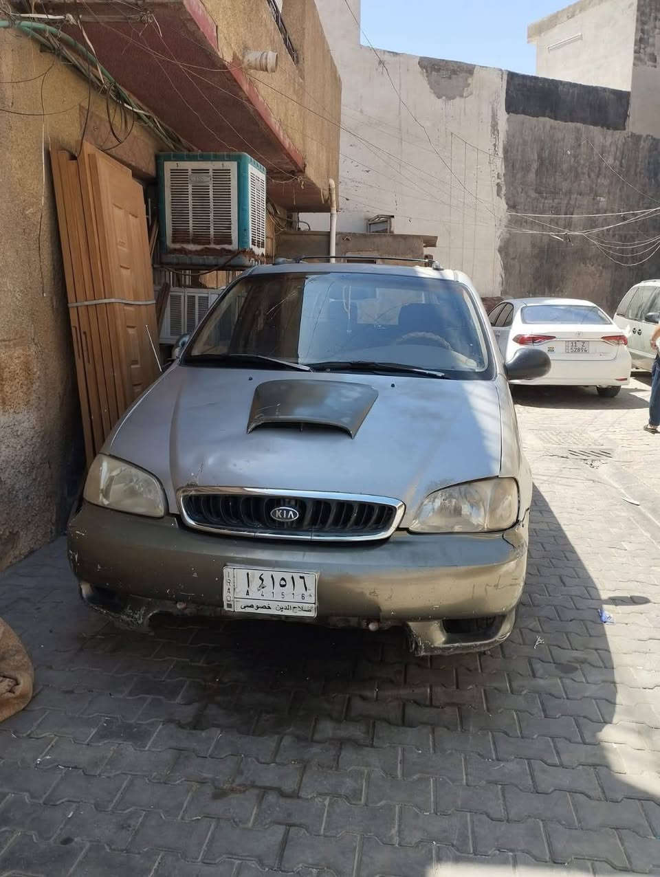 السلام عليكم للبيع كية كرنفال موديل 2000 كاز اصل وكير عادي رقم صلاح الدين بأسمي تحويل ثاني يوم،،، التبريد ثلاث قطع   الكمبريسر شغال بس بي ليك بسيط ،،، انطيك بدون تبريد المكان بغداد او سامراء  السعر40وبيها مجال  للاستفسار الاتصال على الرقم ***********
