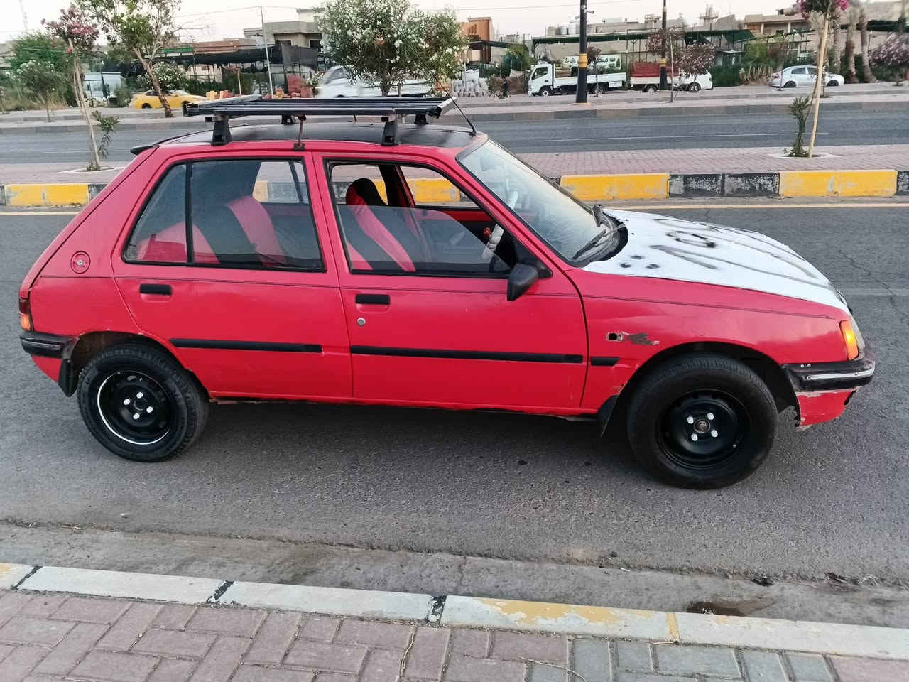 بيجو موديل 91 ثانويه عظم كربون ما مسجل مكينه نظيفه جير نظيف ما ابيها صبر ما بيها صبر بدون بدون دعمه سياره شغاله سنويه 26 نظيف طقم ثاني نظيف سعر 16.  ***********.  ***********
