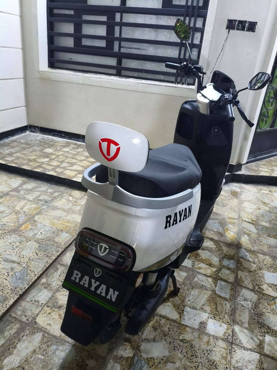 السلام عليكم دراجه شحن للبيع ريان مستخدمه 10 ايام سعر 800 اتصال على رقم الهاتف ***********
