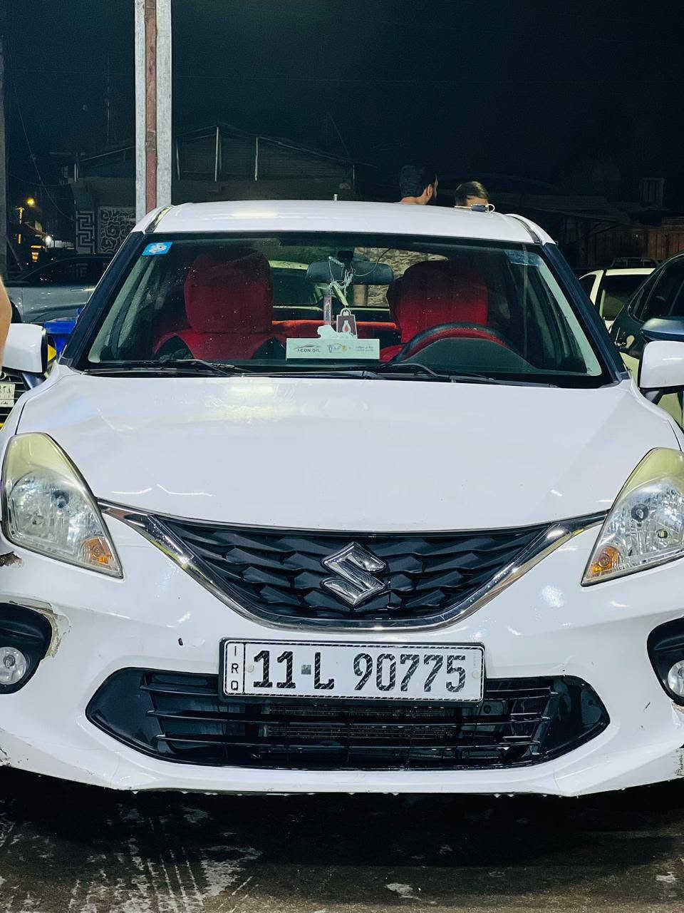 للبيع suzuki baleno 2020 ياباني
سيارة حلوة وسبير منازل. 

مواصفات السيارة :
1/ السيارة حيل اقتصادية ومتصرف هواي بالبانزين.

2/ تبريد ثلج خير من الله.

3/ كامرة خلفية + شاشة تدعم نظام كار بلي/ أندرويد أوتو.

4/ محرك 1400 لتر 

5/ دوشمة جديدة ( أحمر-أسود ). 

6/ المسافة المقطوعة ( 93,000KM )  

7/ تايرات بحالة جيدة جدآ.
 
8/ يوجد بعض الطخات وموضحة بالصور. 

9/ تحكم كهربائي المراية 
 
السعر : شدة وخمس ورقات وبيها مجال. 

موقعي بغداد الدورة شارع أبو الطيارة أو زيونة شارع الربيعي. 
***********
