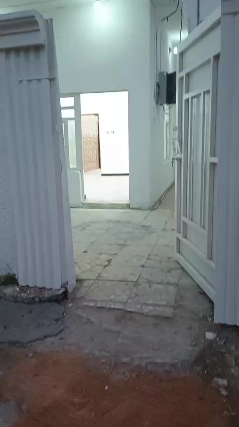 بيتين للبيع مساحه ١٣٠ نفس المساحه ونفس التصميم طابو زراعي سند ٢٥ ثالث بيت عن طريق العلويه شريفه
***********
