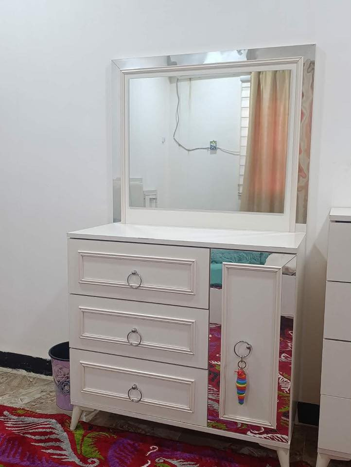 غرفه نظيفه ماخذها اقل من سنه ب550 وبيها مجال مكان بغداد ‪0773 478 5393‬
