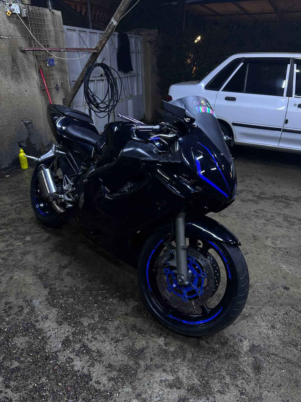 سلام عليكم دراجة F4i. 600cc.2004 مكينة خير من الله دراجة نكرة بكل وقت محرك ناعم. مكان بغداد . للتواصل *********** متوفر واتساب
