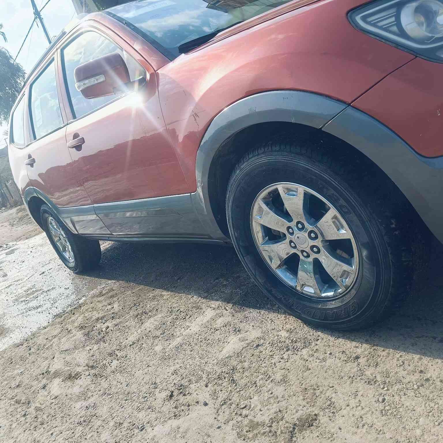 كيا مهافي 2009 رقم بغداد دولي بسمي  سيارة ماشيه 140 الف قابل للزيادة سيارة مصبوغة عام اثر جفية بسيطة مكفولة شواصي ولغود والشرعيات سيارة خسران عليها ربي يشهد بس صبغتها 12ورقة والصبغ بي ضمان 5سنين مكينة شرط ترايك 240 سيارة جاهزة فقط حدادية يرادلها . نهضتها تشك الكاع سيارة نصبتها حلوة وجاهزة عارضها ب110وبيها مجال وكلشي اكو بالسوك حته بثمانينات تحصل السيارة احلى من الصور الشري يتصلل
*********** عنوان السيارة الديوانية ديوانية, القادسية
