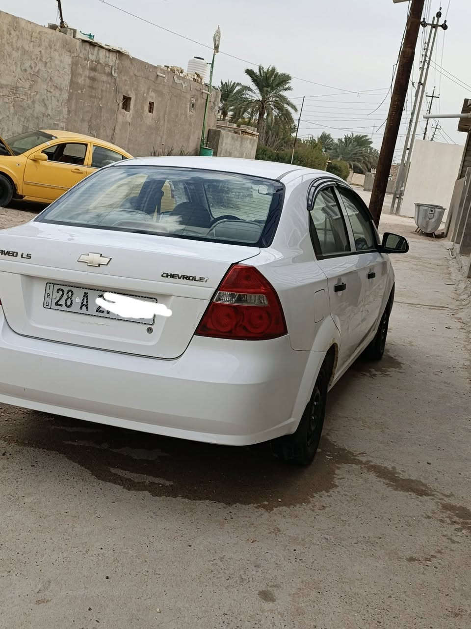 السلام عليكم افيو موديل 2009 السياره مكفوله بيها باردات بسيطه 
منضمومة تبريد كامله 
مشط ستيرن وحداديه اقل الشهر مبدلهن 
كير حاويه 
رقم نجف انگليزي وسنويه بأسمي 
المكينه بيها بخار بسيط
المكان كوفه السعر 68 وبيها مجال بسيط 
 ***********
