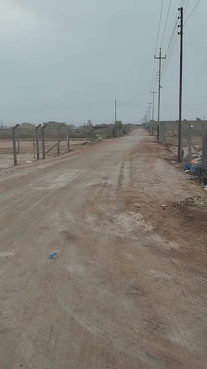 دار للبيع حي الجوادين مقابل السكان الصناعي الشراي يتصل ***********
