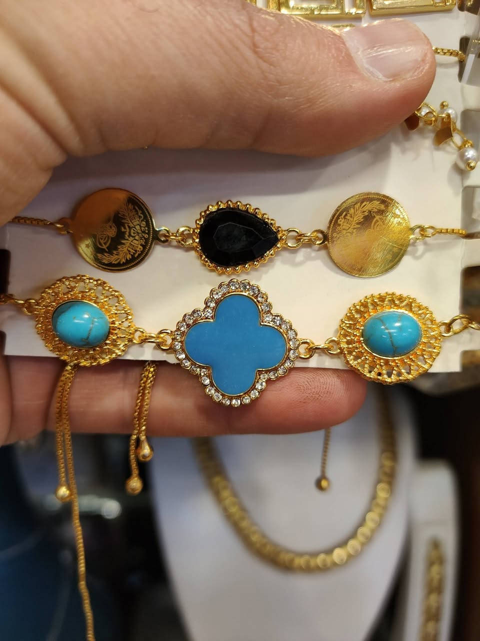 💎💣 اي قطعه على ٢٠٠٠ عرض خاص لغاية ليلة العيد.
 #مجوهرات_سندريلا
#السعر_حسب_الصورة
#توصيل_داخل_الموصل_والاقضية_٣٠٠٠
#توصيل_جميع_المحافظات_٥٠٠٠
يتوفر لدينا توصيل داخل الموصل وباقي المحافظات.
للاستفسار يرجى مراسلة الصفحة او الاتصال على الرقم التالي:***********
العنوان:#موصل_17تموز_عمارةالحارث_الطابق_الثاني.
@أبرز المعجبين       #مجوهرات #العراق #موصل #بغداد #اربيل #دهوك #زاخو #جديد #انيقة #اكسسوارات #فخمة #راقية #مميزة #जनवरी 
#Febrero
#संक्रांति
#saraswati
#सरस्वती
