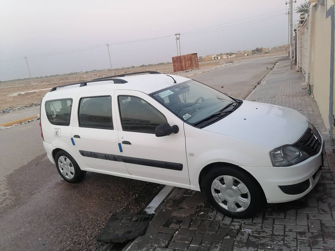 السلام عليكم رينو الوكان موديل 2010 راقم واسط بسمي سياره مكفواله كفاله عامه. ***********
