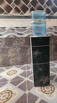 ثلاجة ماء • نظيفة