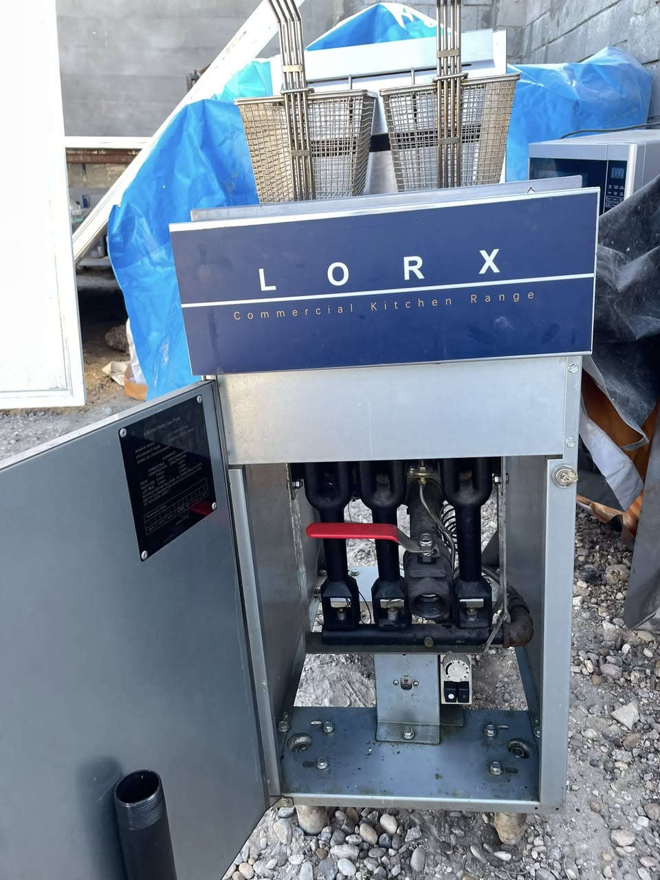 اغراض مطعم للبيع العنوان الرمادي كلها شغاله ونضيفه شرط اتصل على الرقم ***********  واتساب
*********** اتصال 
*********** اتصال
