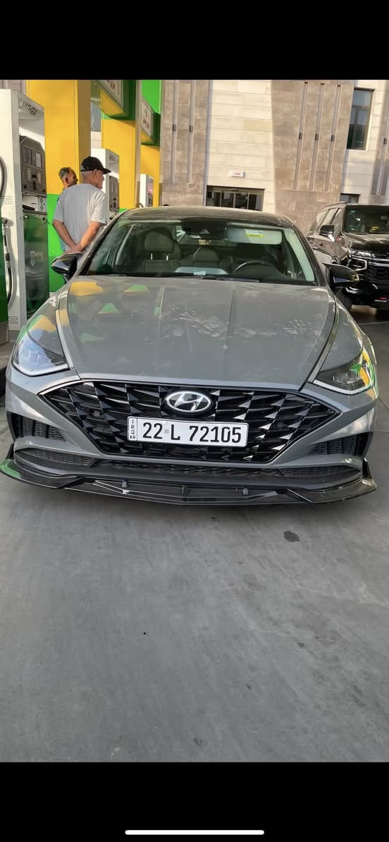 السلام عليكم
سوناتا 2021 SEL
مكينه 2500 بدون تيربو
ماشيه 36 الف ميل 
مواصفات sel
بانوراما شاحن وايرلس شاشه عدادات رادارات تدفئه كشنات وبعد هوايه مواصفات 
صبغ البنيد وراس الجاملغ اليمنه فقط
رقم اربیل باسمي السيارة تحويل ثاني يوم 
السعر 165 وبيها مجال

مكاني بغداد
***********
