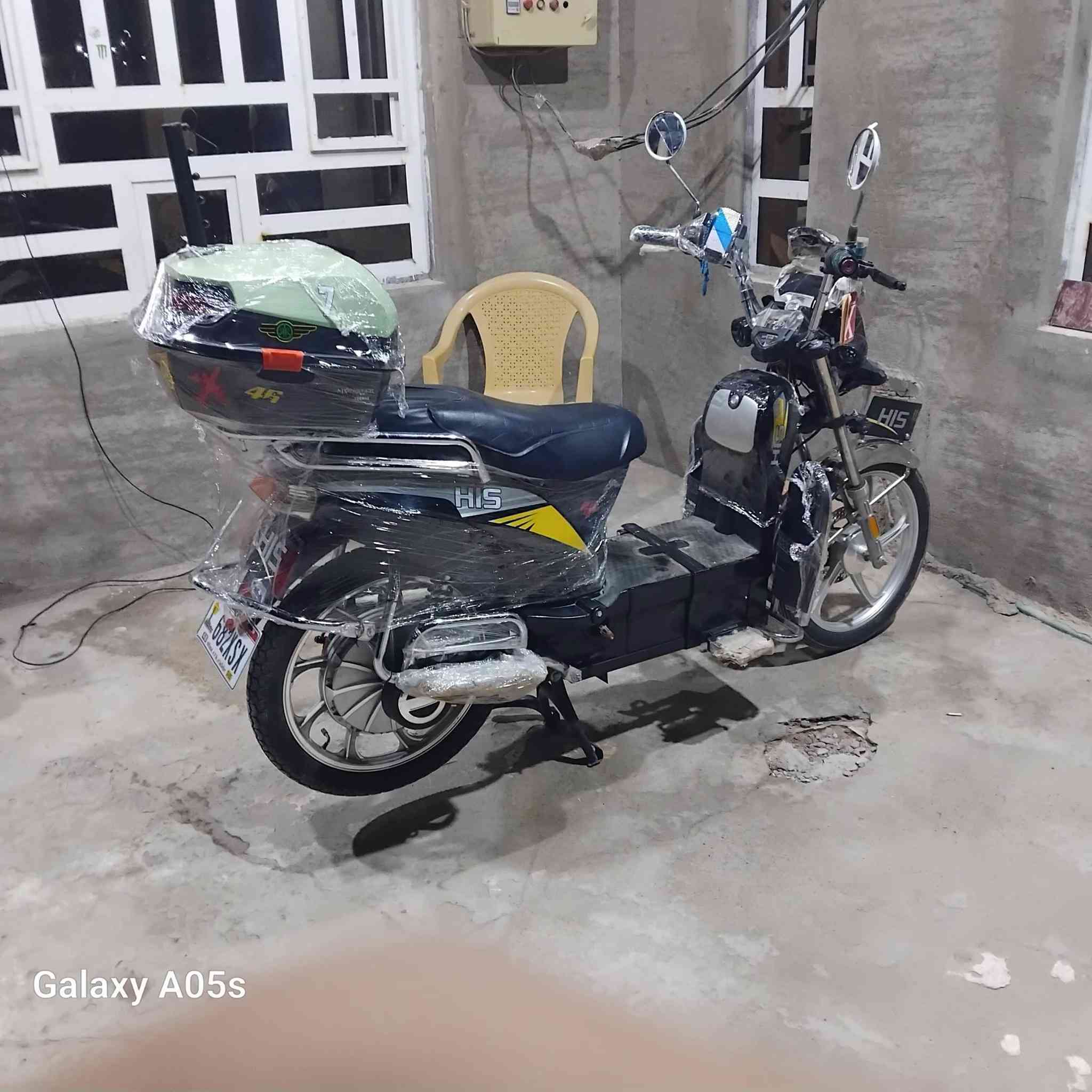 دراجة شحن للبيع هارلي٢٠٢٤ جديدة ما ماشية شي قليل بطاريات يقرن١٠ للاستفسار***********
