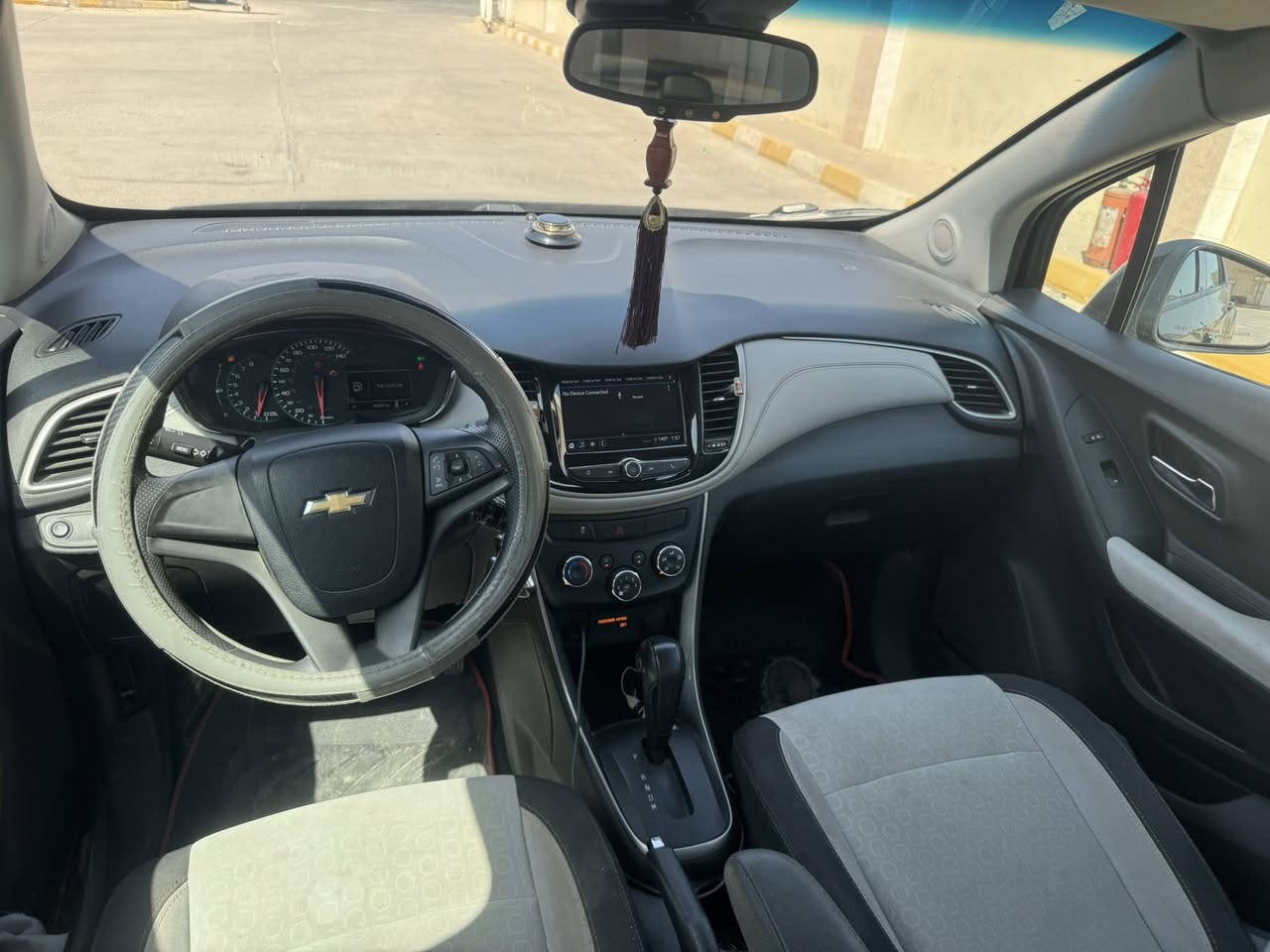 تراكس موديل2018 
محرك 4 سلندر
تخم تاير جديد 
لايت عالي ناصي زنون 
صبغ بيها فقط بنيد بدون دواخل 
رقم سنويه هزه كلو جدبد 
تريد تحويل او وكاله 
بسعر جدآ مناسب89 ورقه وبيها مجال كلش بسيط 
تلفون ***********وتساب كورك
تلفون ***********وتساب زين
مكان سياره عقره
