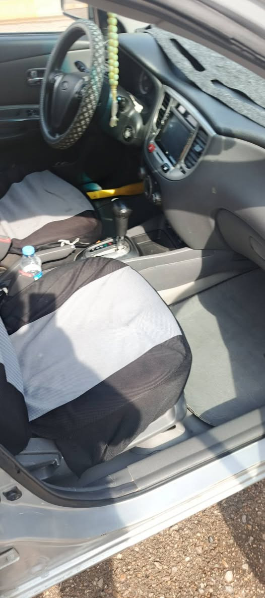 من رخصت لادمن
كيه ريؤ 2009خليجي
كص محرك 1600كيراوتماتيك
كهربائيات كله شغاله 
تتدفئه تبريد
تخم تاير
ارضيه مغلفه 
بيه رقم على اصلي
 على شاصي 
ملاحضه سياره بيه شويه جراد بلبونيد 
السعر 42مكان ديالى 
سيارة مال جناي 
وتساب ***********فقط
