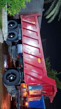 مقطوره للبيع الطول سبعه وربع الرتفاع 140 شاصي 16 دناكير 16 لعاب كهرباي...