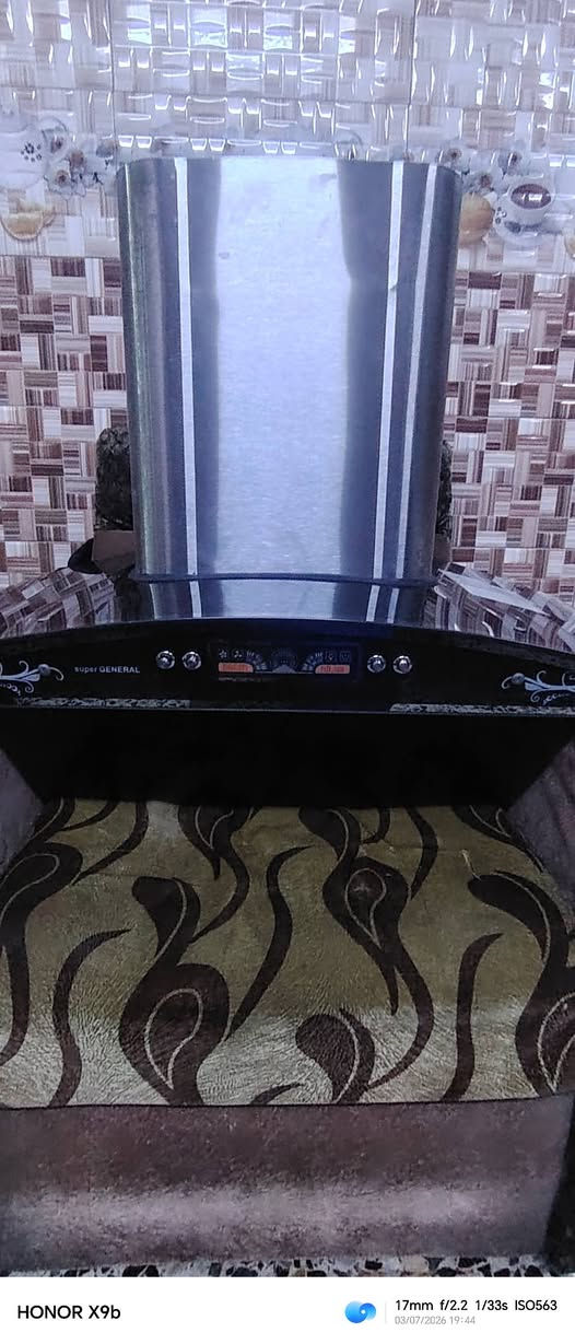 السلام عليكم
للبيع شافطه طباخ قياس 90 نظيفه جدا
بايسكل حجم صغير ***********
