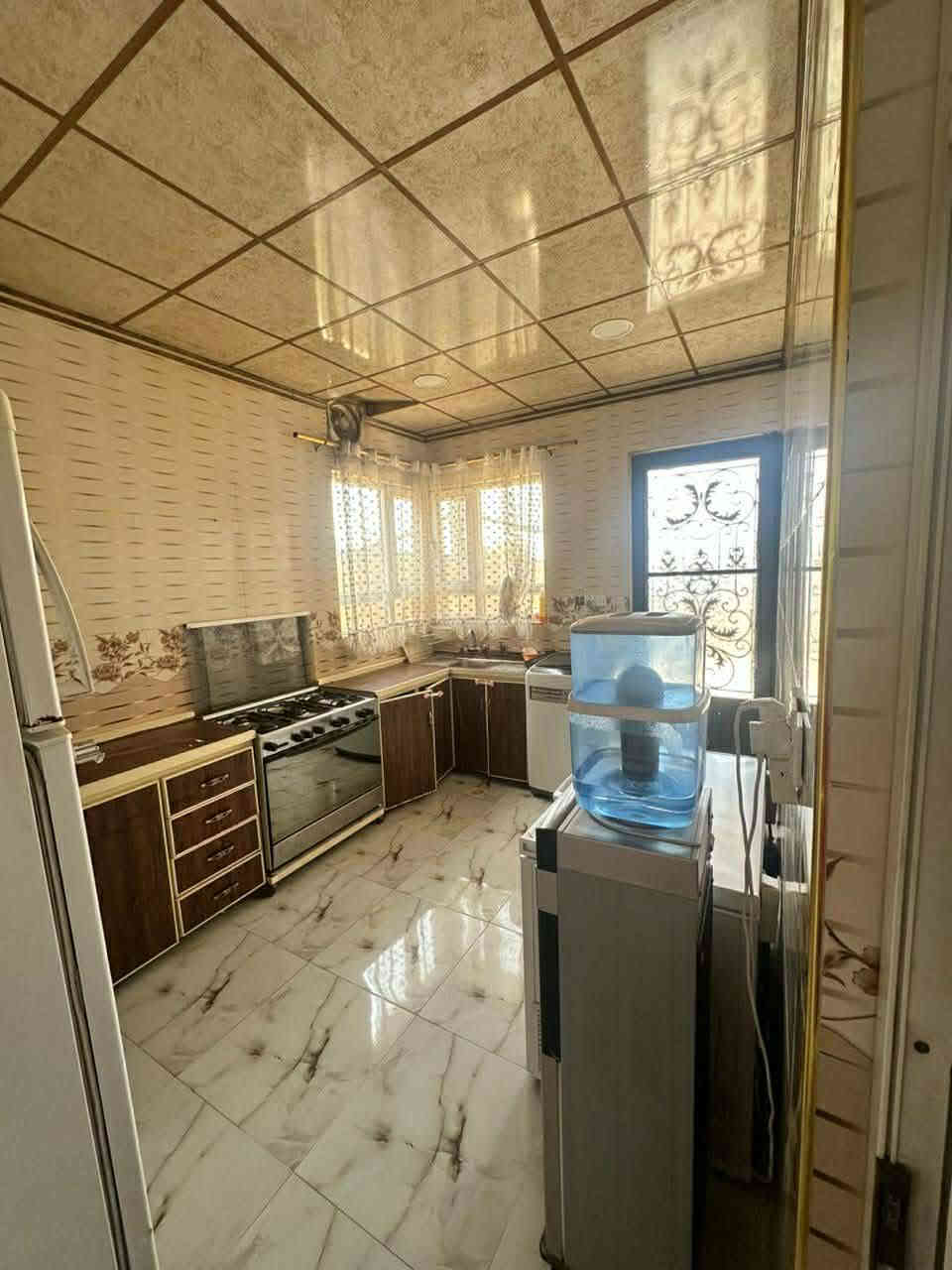 للبيع دار تجاري على شارع سايدين 

 مساحة الدار ▪️▪️140م الواجهه 11 ❌ 12،75
 جنس العقار ▪️▪️ملك صرف 
موقع العقار ▪️▪️حي الميثاق مقابل القيس ماركت 
                             
                      🔹 مواصفات الدار 🔹
ط1/ 

   غرفة نوم عدد 2➕ مطبخ ➕هول➕ استقبال 
    ➕ صحيات➕ مناور عدد 2 ➕ بيتونه 
          
 للتفاصيل الاتصال على ***********
او مراجعة مكتب المسلة 
الموصل /حي المثنى/فرع مستشفى صحة المراة
