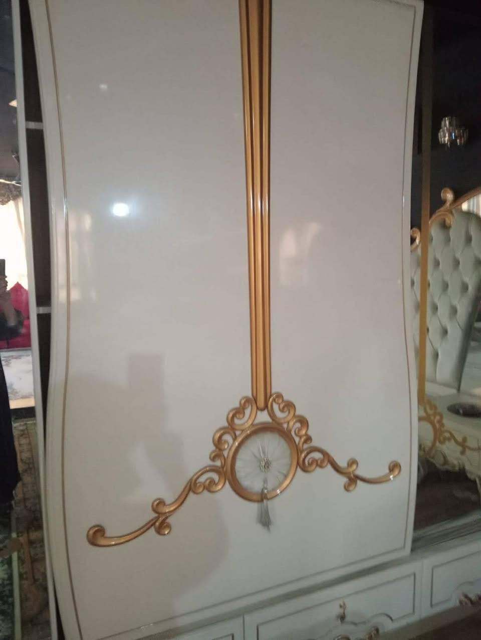 ماخذتها ب٣ ملايين مستخدمتها قليل جدا جنت مسافرة مبيها شخط

الميز تواليت الجام الوسط لد شمسي
الجرباية لدات بالجام الي باطراف الجرباية 

جربايه بيها ميز بالاطراف (٣ قطع)
كنتور
ميز تواليت
مرايا
ميز 
يعني 
٧ قطع
 عنوان كوت حي الجامعه  السعر مليون ونص بمجال الشراي  بالحقيقه بعد احلى مظلومه ب والصور


**إذا كنت صاحب هذا الإعلان وتريد حذفه لأي سبب، رجاءا أرسل رسالة إلى الدعم الفني**