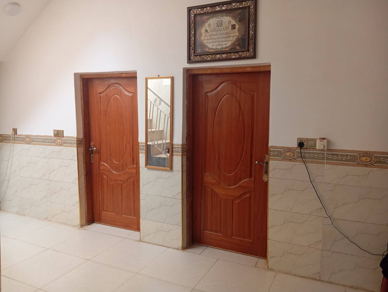 البيت للبيع طابو صرف حر
المساحة 150 واجهة 7.5 ونزال 20
الحولي قرب مدرسة الشهيد فيصل دلول قرب كطران ابو عبدالله 
البناء طابوق الاساس والسقف صب 
غرفتين وصالة ومطبخ واستقبال وحمامات 
للاستفسار خاص او اتصال *********** واتساب

