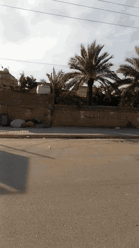 السلام عليكم عندي دار عل شارع ركن تجاري تفليش يعتبار كاع ٦٠٠ متر اوجه البيت ٢٠ متر النزال ٣٠ متر طابو سند ٢٥  من صاحبها الصالي تتكاتب اوياي تريد نصه ٣٠٠ متر عادي تريدها كامله بكيفك انته كافت الخدمات بيه/ الستفسار هاذ الرقم ***********
