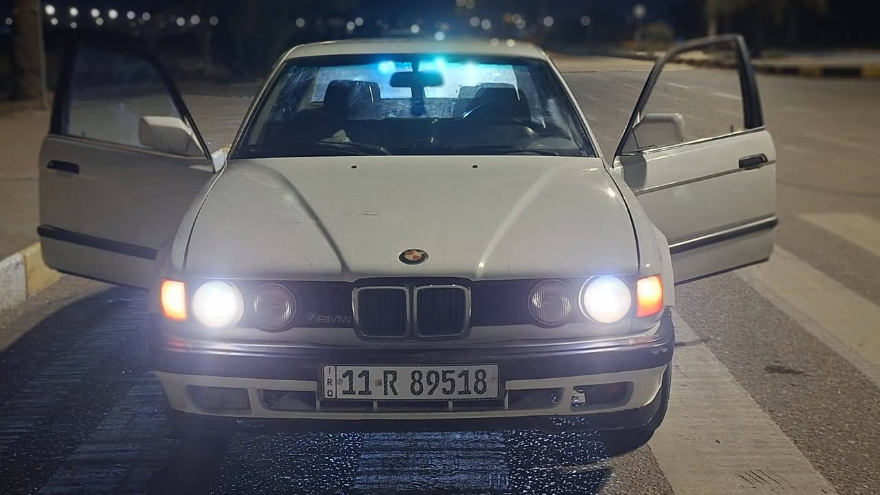 السلام عليكم BMW 735
السياره بيه شغلات بسيطه 
كير جديد
مكينه خير من الله 
كهربائيات مابيهن نقص 
تبريد ثلج🥶
السياره حلوه والله احله من الصوره 
مكانه 
بابل حله 
*********** 
بيه واتساب
