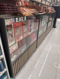 فاترينات • أثاث عرض • للبيع