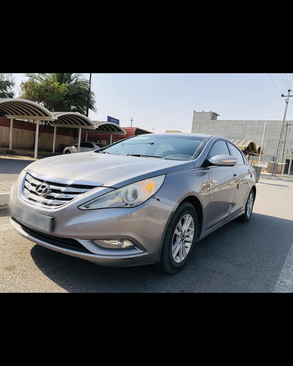 سوناتا  مضلع 2011 ادوات كصه جنطه
كير محرك شرط كارتون
لا تنقيص ولا تبخير
محرك 2400 دوش المرغوب 
فول موصفات عدا الفتحه 
بصمه / اشاير ب المري / مري شفط 
بصمه بيبان وجنطه / كشن جلد / تحكم كشن كهربائي
تدفئه ب الكشنات الاماميه والخلفيه 
تبريد قطعتين 
شاشه ايباد كعده بلادي
دمام ب الجنطه صوت فول 
تبريد ثلج تدفئه فول
متومه سنويه وارقام وبليته طبق الاصل 
زنون عالي ناصي حت البلاجكتورات زنون
*********** 
مكان صلاح الدين / بيجي 

سعر 55 وبيها مجال حك الجيه
