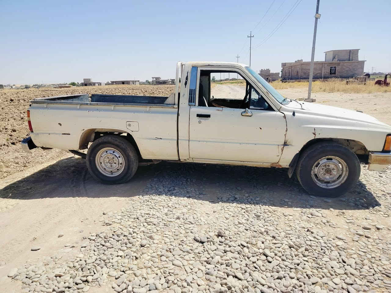 السلام عليكم للبيع بيكم موديل 85سعر 40بي مجال رقم الهاتف ***********
